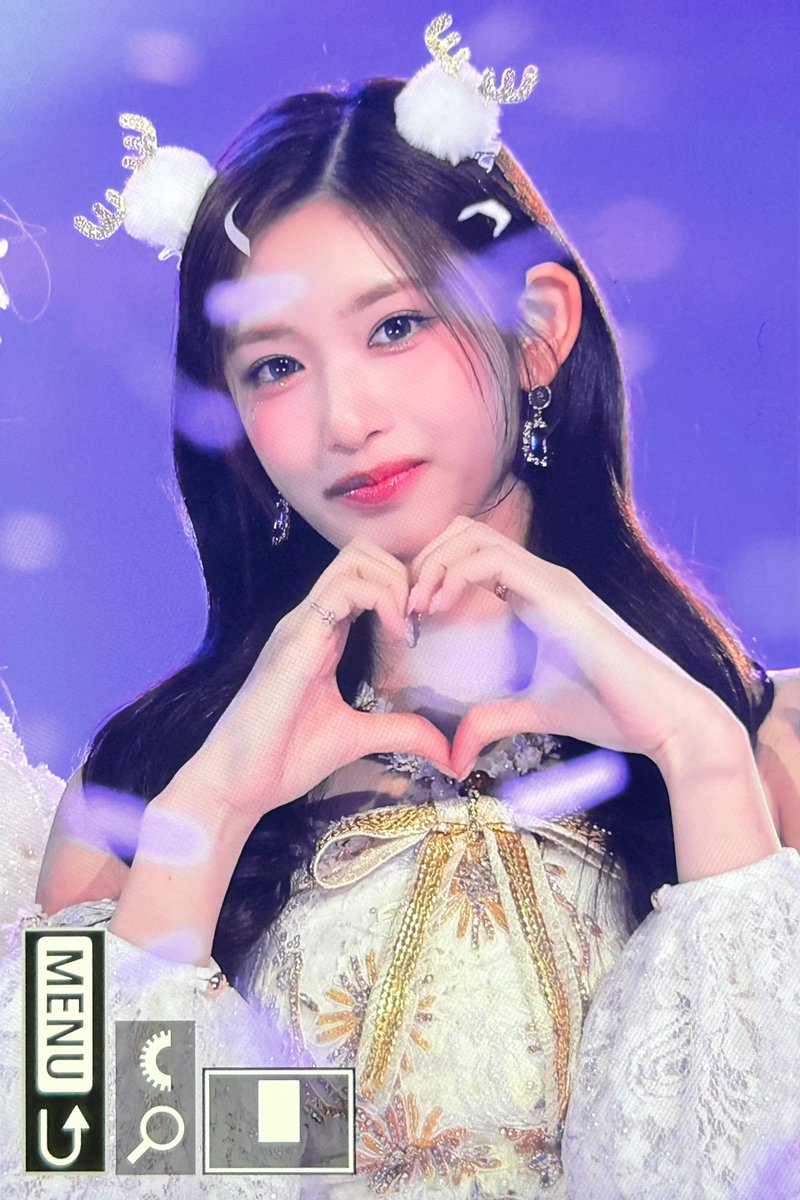 Eudemonic_kr's tweet photo. 231225 #IVE #아이브 #LEESEO #이서

메리크리스마스 ~~ https://t.co/5J61lFpJA5