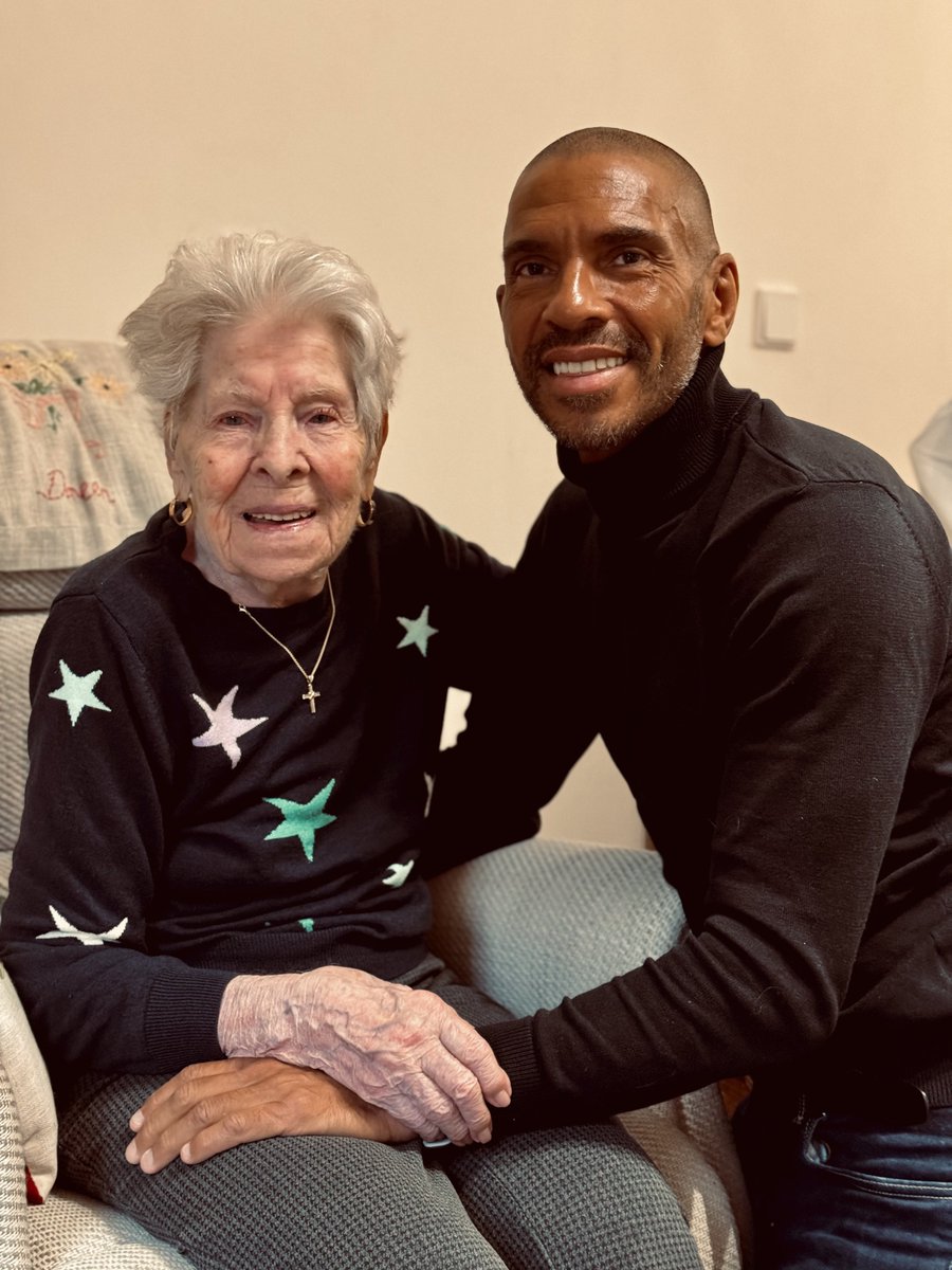 A 93rd Christmas for my Mum, haven't missed a Christmas Day with her yet 🥰

Merry Christmas everyone ❤️🎄