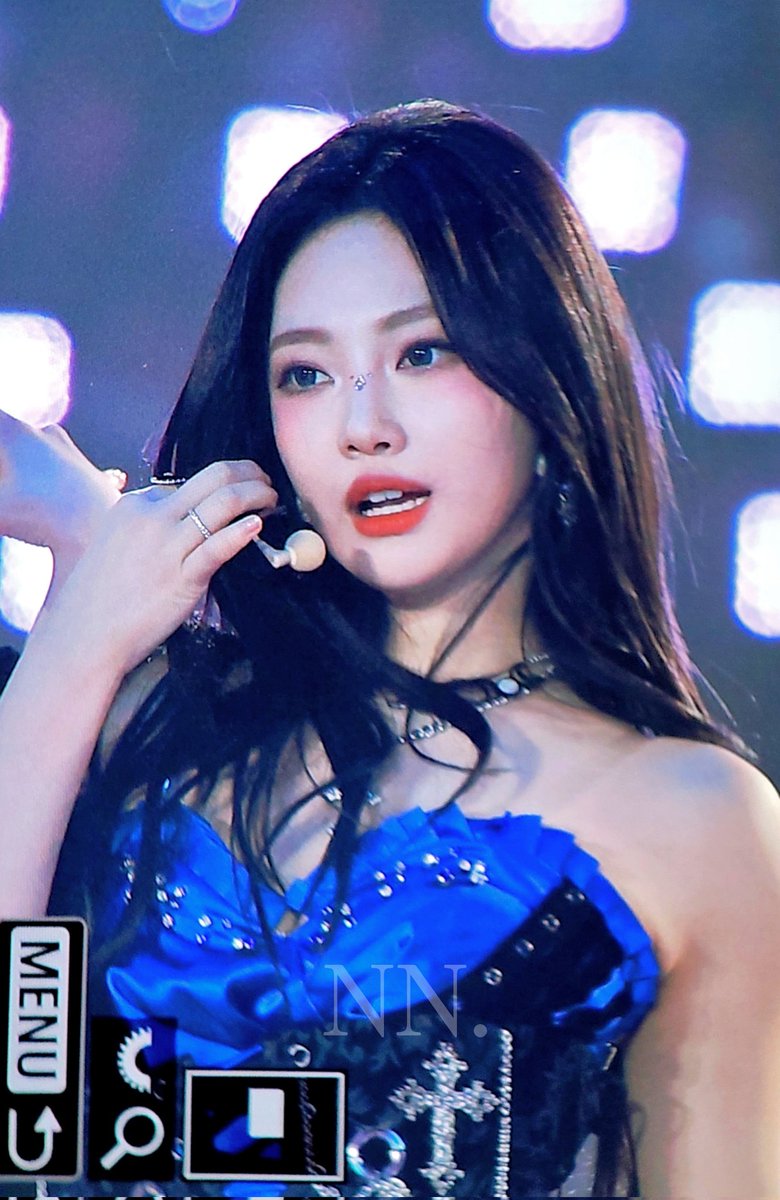 💜🎄💙

#aespa #AESPA #NINGNING 
#닝닝  #宁宁 #æspa #에스파
