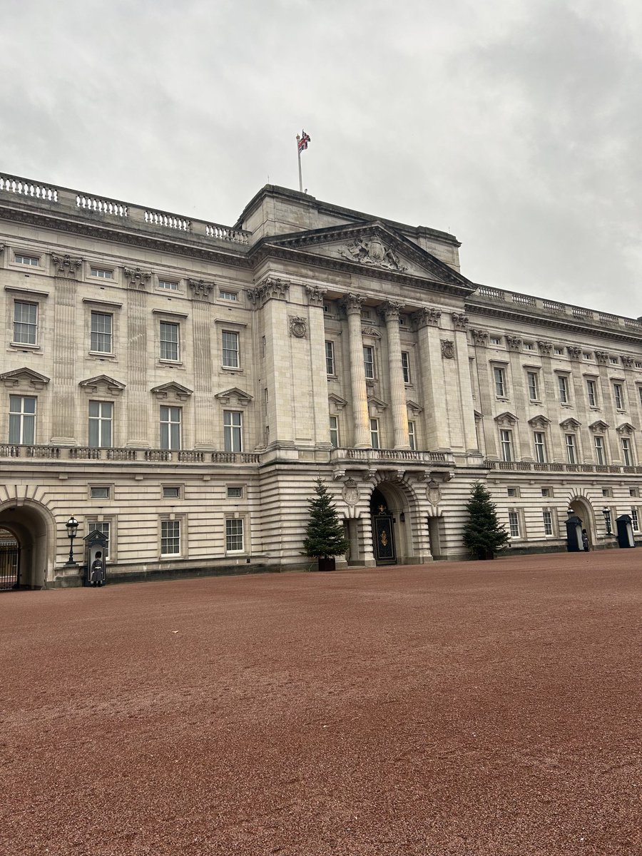binjafnan's tweet photo. London 2023 ❄️🇬🇧 https://t.co/y3fy458wSF