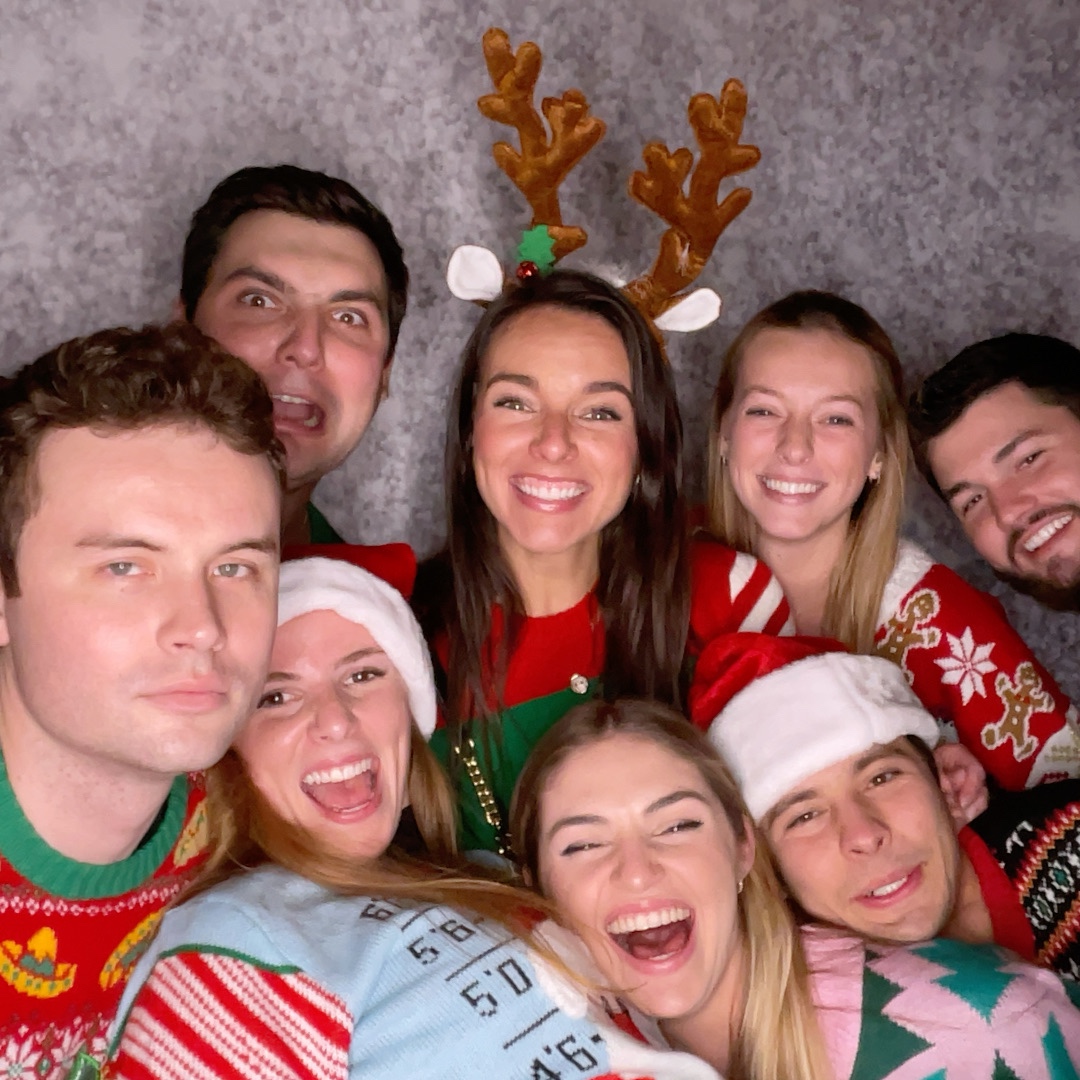 starpointbrands's tweet photo. Happy Holidays from the Starpoint Brands family to yours! https://t.co/K8R9tSY7iX