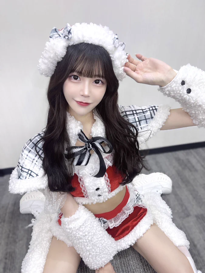 Asian girl Christmas costume