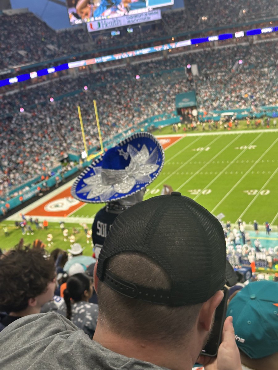 LiamFlexGod's tweet photo. How about them Dolphins! Merry Christmas 🐬 🎄🐬🎅🏽🎄❤️ https://t.co/F38Eu7mcQq