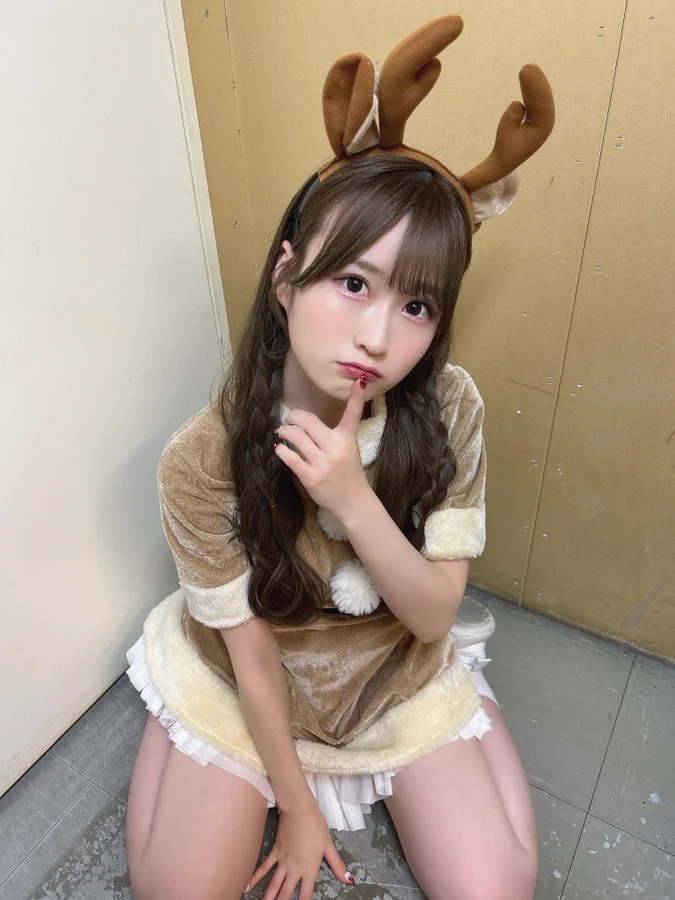 Asian girl Christmas costume