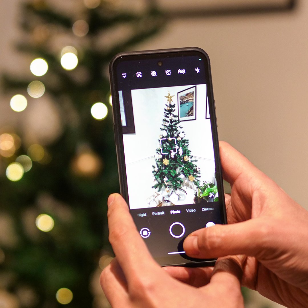 Wishing a magical holidays, filled with love & joy 🎄#NokiaXR21 nokia.ly/3ODnOba