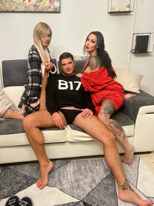 what will have happened?  Come and celebrate a Christmas 💣📽💣 with us!  https://t.co/14mi9idcOs @Elena_Morali