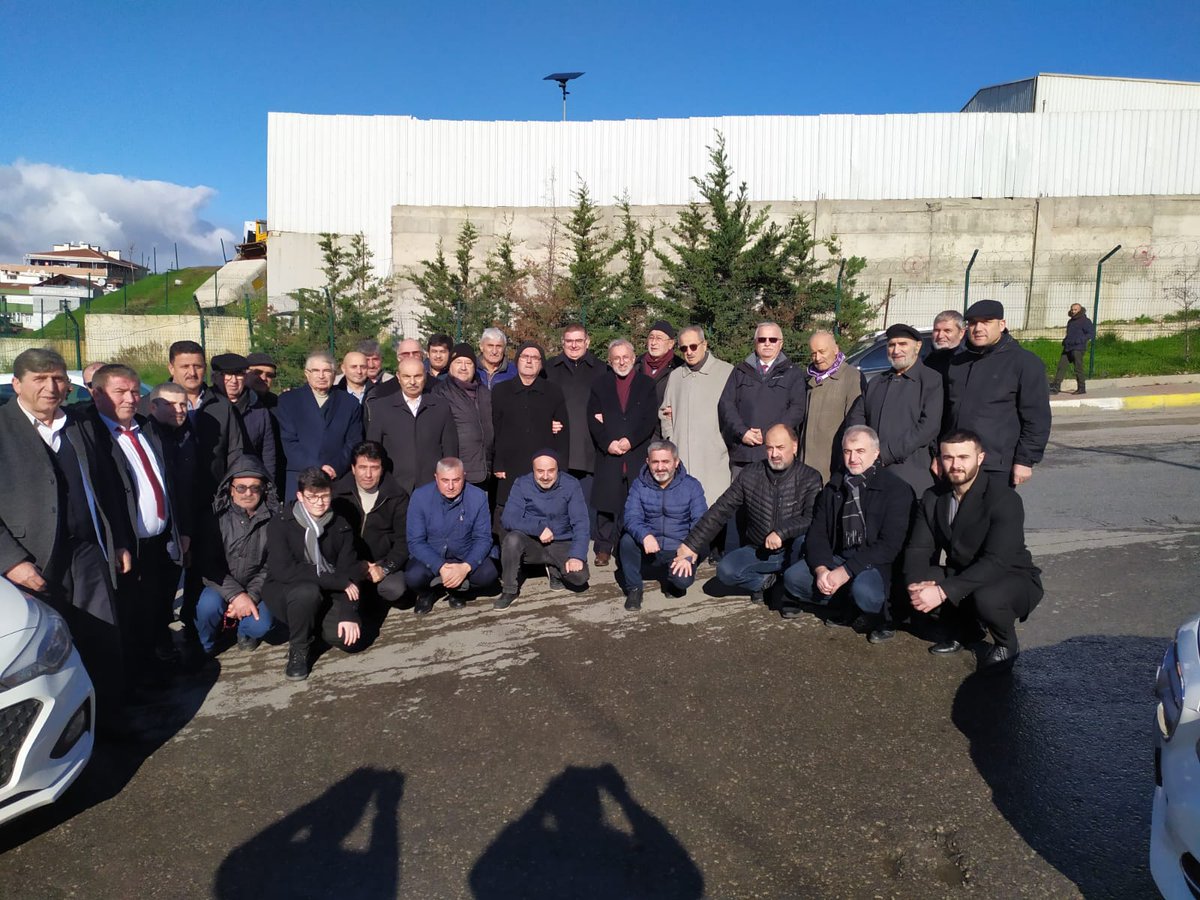 Hocaların hocası, şair ve edip Ömer Çam vefatının 21. sene-i devriyesinde kabri başında  yâd edildi. ÜNDER'in tertip ettiği yâd programı Maltepe Gülsuyu Kabristanlığında Ömer Çam Hoca'nın yakınları, talebeleri ve birçok seveninin katılımıyla gerçekleşti. unyeliler.com/detail.php?Rou…