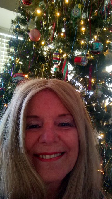 Merry Christmas  🤶 🎄 ❤️.  Hope your day is filled with love and joy!! https://t.co/wvLe5DQ4zE