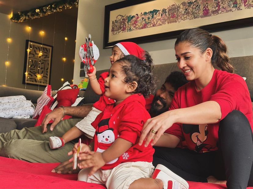 Ciniplatform's tweet photo. #Nayanthara #VigneshShivan Christmas Celebration Snaps 🤶 

@VigneshShivN #Ciniplatform https://t.co/5yjhlefNEd
