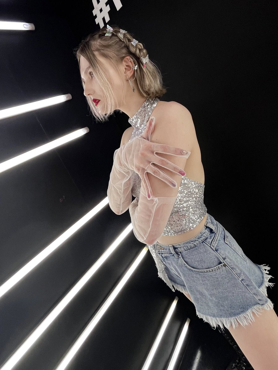 Stardust_DT's tweet photo. ITZY - Not Shy 🪩

Premiere 25.12.2023 at 5:30 PM (gmt+3)
https://t.co/4kUgHcFOMi

📸 @sd_tigertyson 

#itzy #notshy #yeji #coverdance https://t.co/6GrI0cWRBz