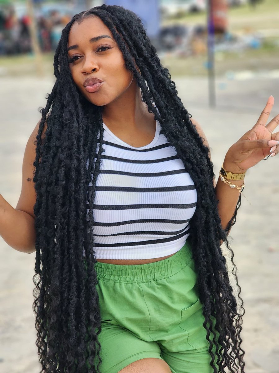 msJewelz__'s tweet photo. The other day @OnayenaF 💋 https://t.co/q4OFMhkVZI