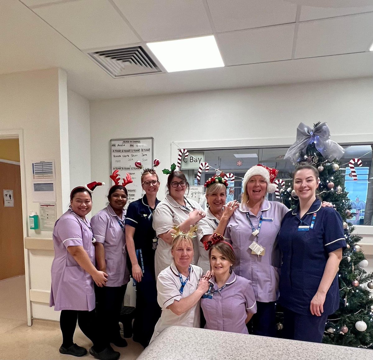 Mr &amp; Mrs Claus visited the patients on RH4 this morning. Happy Christmas from all the team on RH4!! 🎄🎅🧑‍🎄