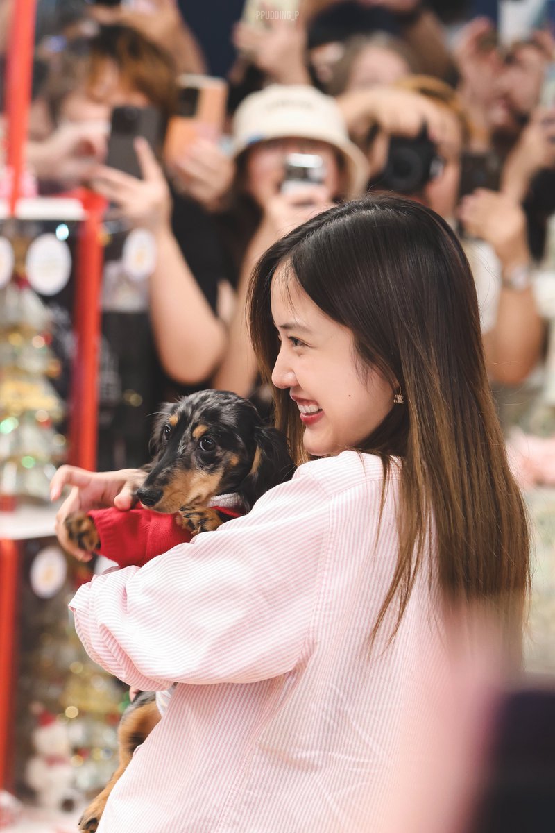 ppudding_p's tweet photo. 🎄˗ˏˋ𝘮𝘦𝘳𝘳𝘺 𝘤𝘩𝘳𝘪𝘴𝘵𝘮𝘢𝘴 ´ˎ˗🎄

#srchafreen https://t.co/KNhLkLAchi