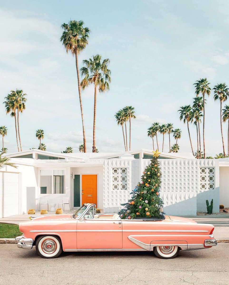 ModernismWeek's tweet image. Wishing you a merry and mod #Christmas! 🎄

Check out some of our favorite midcentury modern Christmases from over the years. Tag #modernismweek to share your vintage holiday decor with us!

1. #PSModSquad @modtraveler
2. @melodrama
2. @paulfuentes_photo
3. @modernchristmastrees