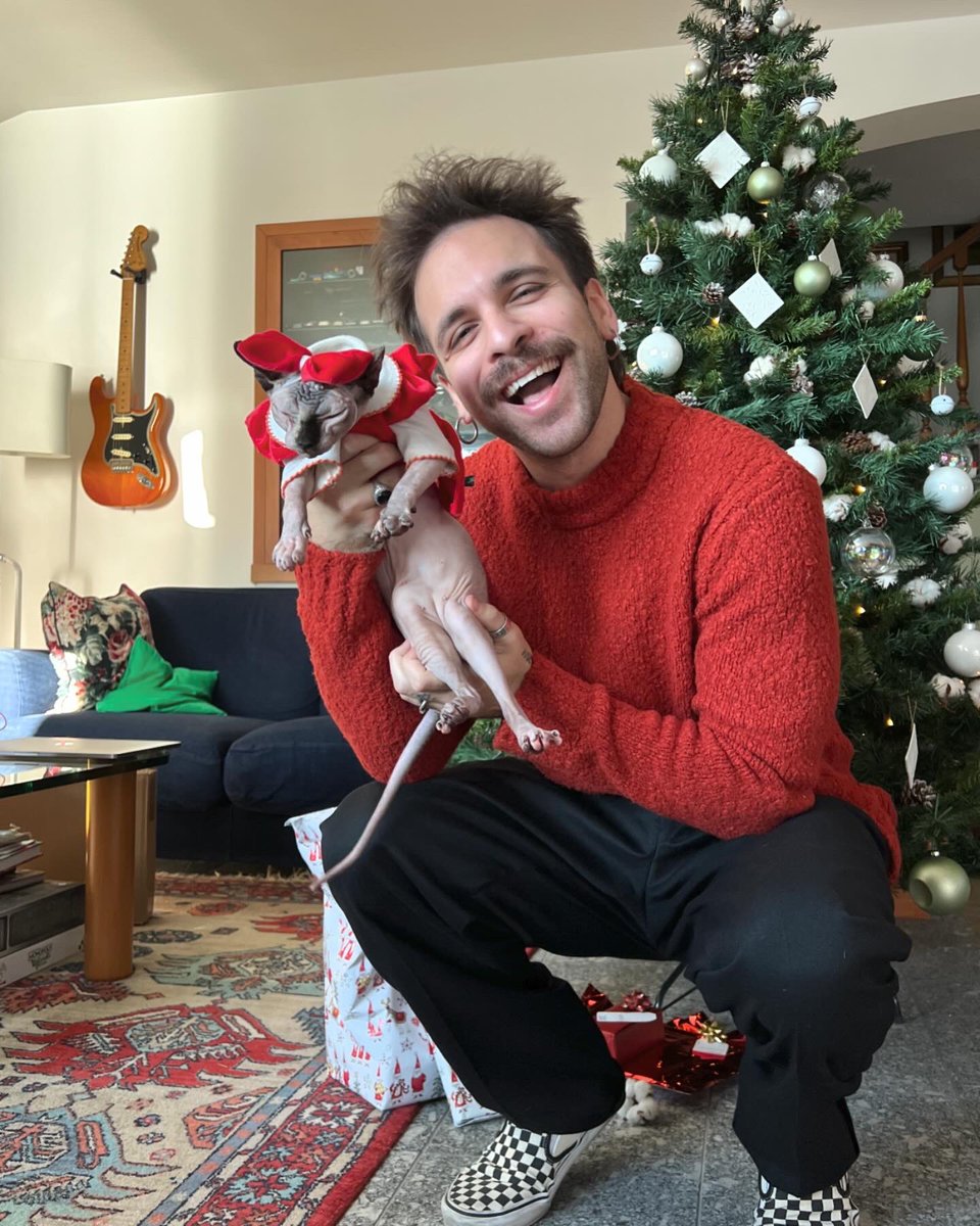 alessiobernabei's tweet photo. Siamo nel mood? 🎀
Merry #Christmas https://t.co/fjG1COBV1o