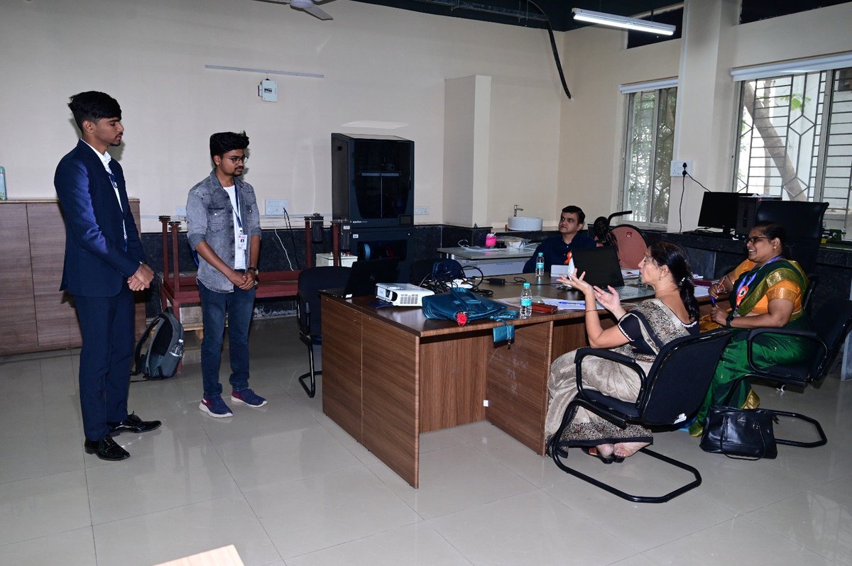 getextra_in's tweet photo. @MSInSociety
Pune Maharashtra State Students Inovation Challenge Pics #StudentStartup #Startuppitching
@MPLodha https://t.co/csD6WXfZaa