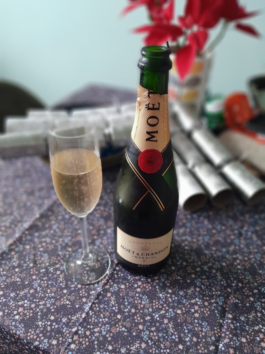 orlaspice's tweet photo. Swim done feeling suitably sanctimonious..
Cheers ❤️🍾
@YewTourism
#swimtolive https://t.co/CT8MKtQKyX