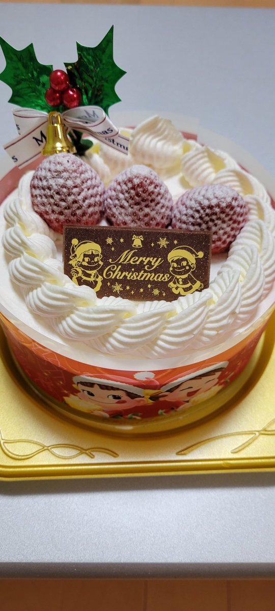 th_pinky's tweet photo. メリークリスマス🎂
みんなクリスマス満喫してますか😀？

あたしは、23.24.25と高熱続いて大変です…💦
みなさん、健康には気をつけて✨笑 https://t.co/1Tm2s4QHAn