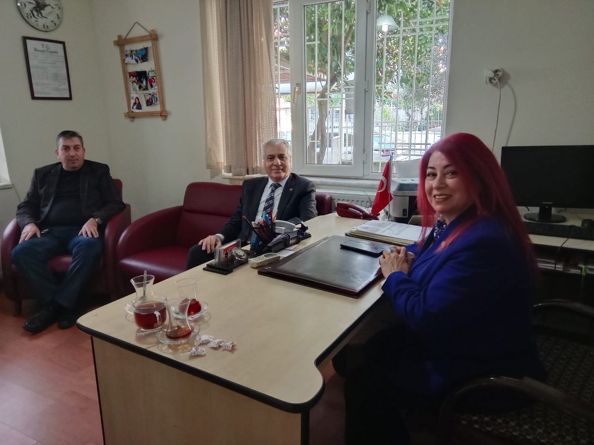09bayraminci's tweet photo. Türkiye Sakatlar Derneği Aydın Şubesi'ni ziyaret ettim. Başkan  Zeliha Gündoğdu  ve yönetimine misafirperverlikleri ve hoş sohbetleri için çok teşekkür ederim. Engelsiz bir yaşam için birlikte çalışacağız. 
#BirlikteYaşıyoruzBirlikteYöneteceğiz #Efeler https://t.co/x2HBIMAUBH