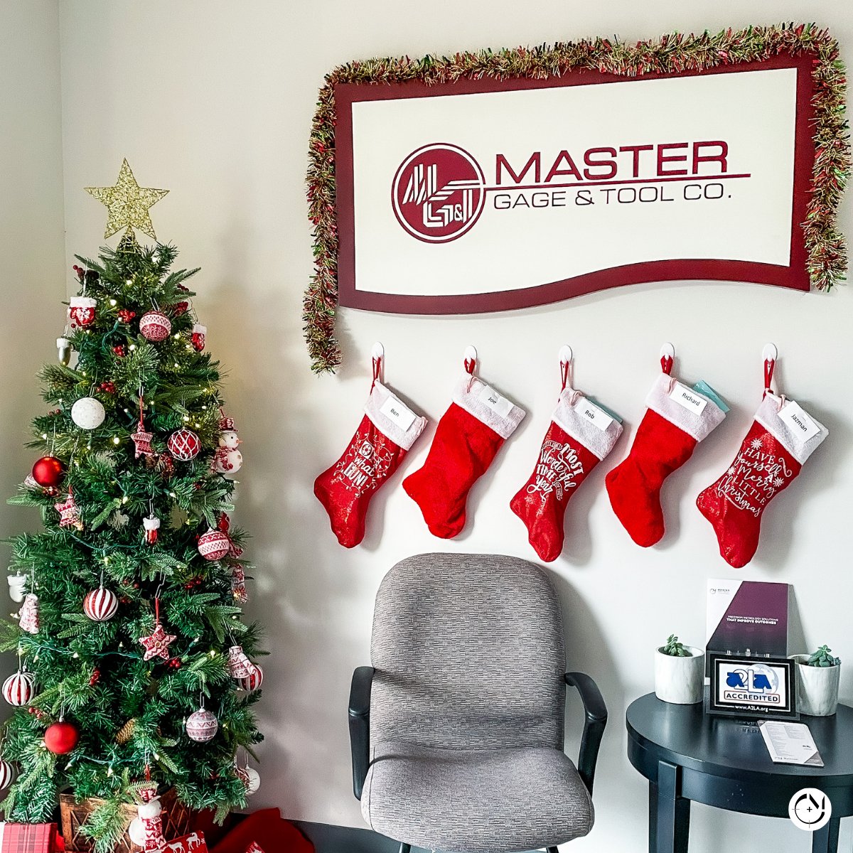 mastergtco's tweet photo. 🎄🎅🏻 Merry Christmas, everyone.

May this holiday season bring reflection, gratitude, and connection with loved ones. As we celebrate the spirit of giving, let's embrace the joy and goodwill that Christmas brings. From all of us at MGT, we wish you a prosperous year ahead! https://t.co/mvidfIFv8Z