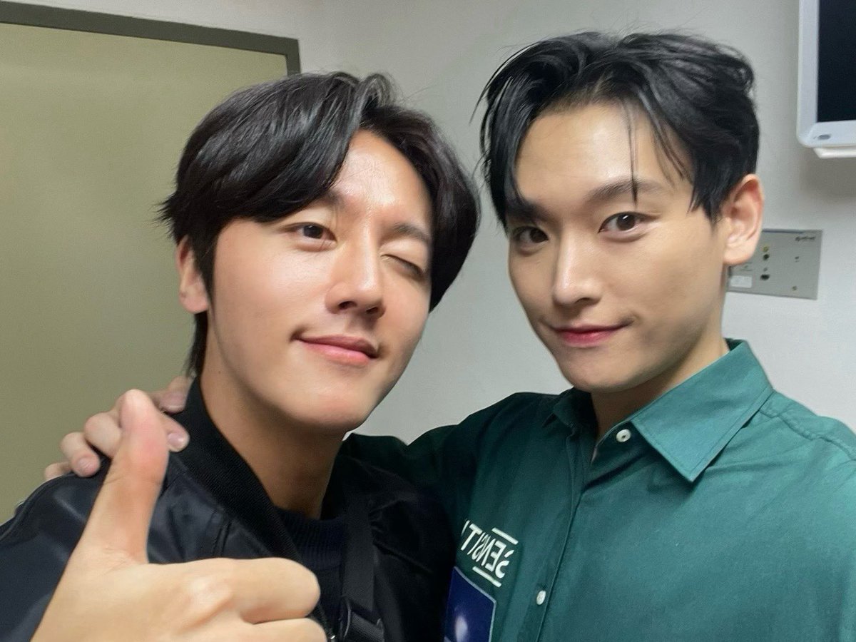 SF9official's tweet photo. 보러와줘서 고마워❤️❤️ 판타지도 남은 크리스마스 잘 보내기!!!
#SF9 #INSEONG #YOUNGBIN https://t.co/MDqhd5X5s2
