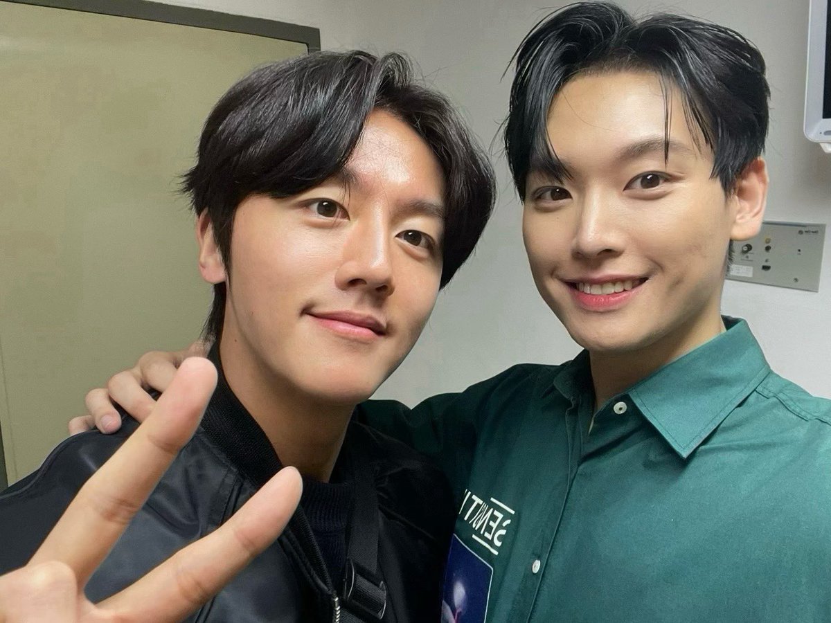 SF9official's tweet photo. 보러와줘서 고마워❤️❤️ 판타지도 남은 크리스마스 잘 보내기!!!
#SF9 #INSEONG #YOUNGBIN https://t.co/MDqhd5X5s2