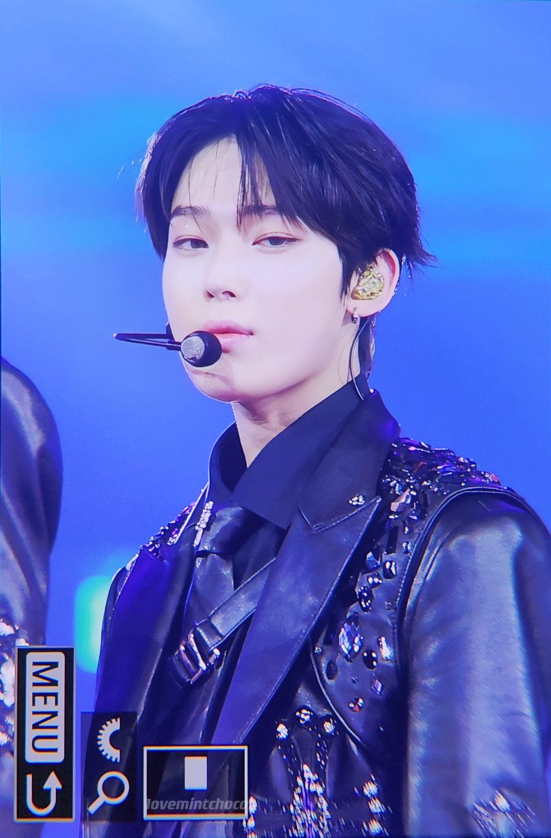 1ovemintchoco's tweet photo. 231225 SBS 가요대전 pre

#선우 #SUNOO #ソヌ #엔하이픈   #ENHYPEN #SBS가요대전 https://t.co/80hjP9KJCf