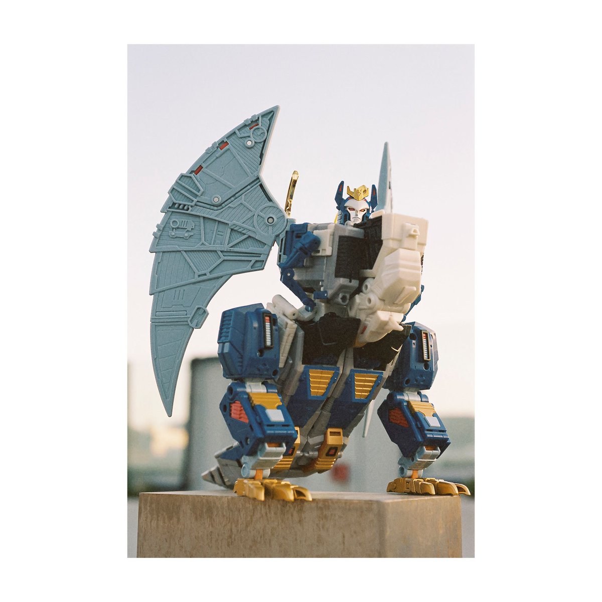 MagnusLabel's tweet photo. “Free as a Bird”
#NikonF3 #Nikon55mmF28
#MadeWithKodak #KodakPortra400
D&S PhotoGoldenHK
#Transformers #トランスフォーマー #Deathsaurus #デスザラス #TransformersLegacy #フォルダー画像に癒しを求める #Maccadam #MagnusLabel #LoadFilm https://t.co/HI4BysVcih