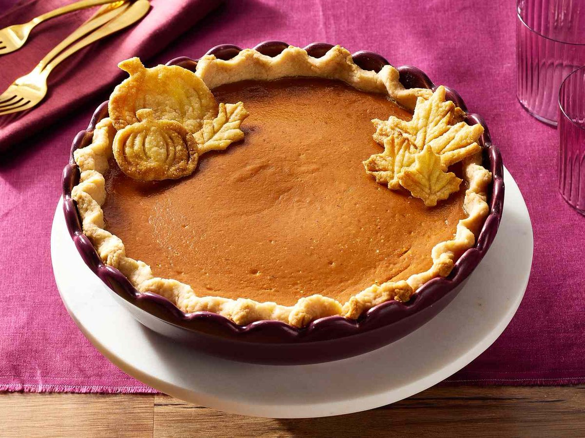 Diving into the season's delight with a slice of #PumpkinPieDay 🥧📷 From the spiced aroma to the silky pumpkin goodness, it's the epitome of fall comfort. What's your favorite pie memory or must-have Thanksgiving dessert? 📷📷
#PumpkinPie #FallFlavors