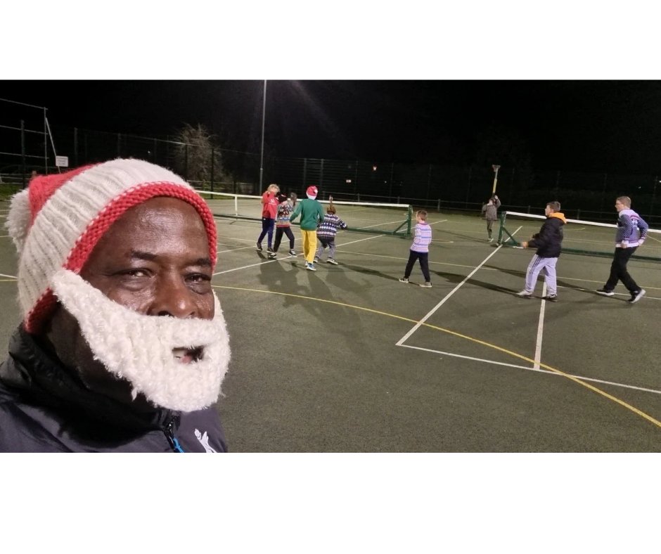 funsho's tweet photo. @UKTennisCoach 
THERE'S NOTHING BETTER THAN HAVING FUN ON THE TENNIS COURTS WITH #CoachFunsho THE British Tennis Coach #TheBritishTennisCoach 

HAVE A FUN 🎾 CHRISTMAS 🎄 https://t.co/jyMVKKoAfc