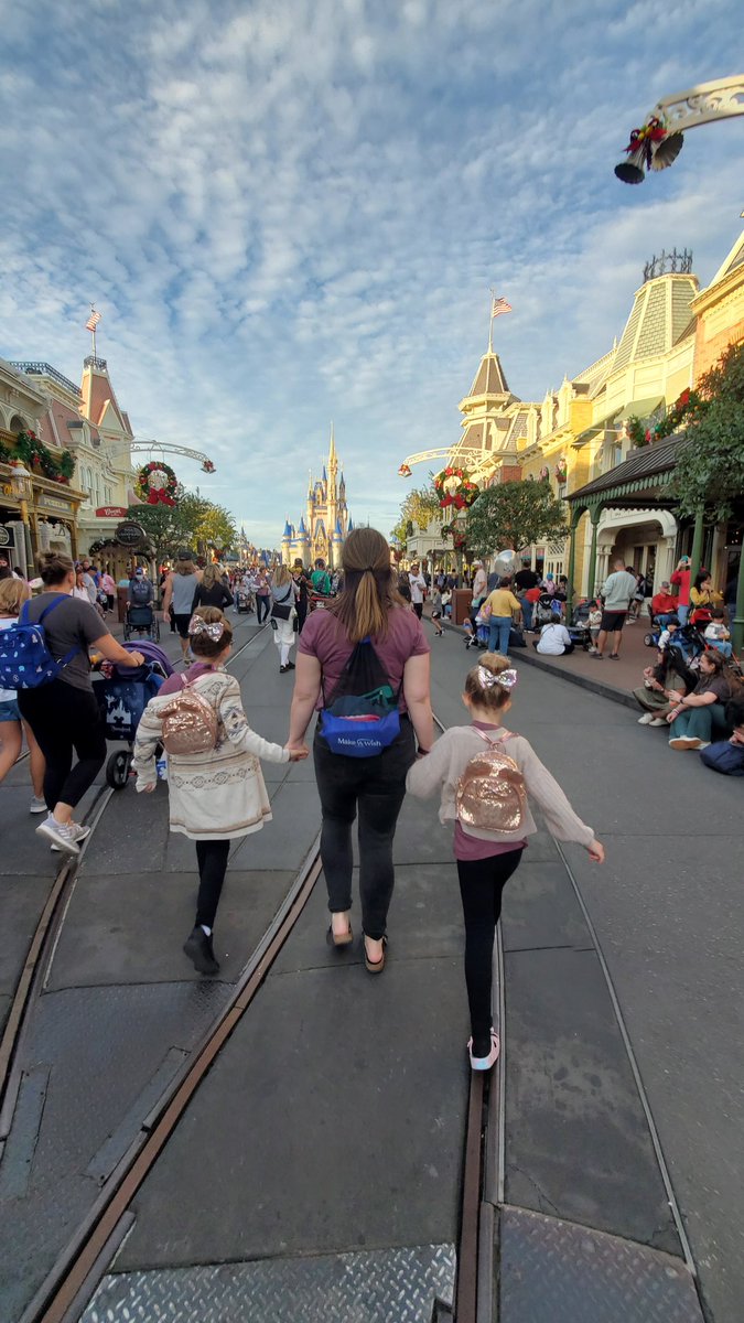 kahokstrong's tweet photo. @a_underwood15 @MrFlohr @WaltDisneyWorld We had our Thanksgiving there for Lela's Make-a-Wish trip. It truly is magical. https://t.co/uqU1twe5T5