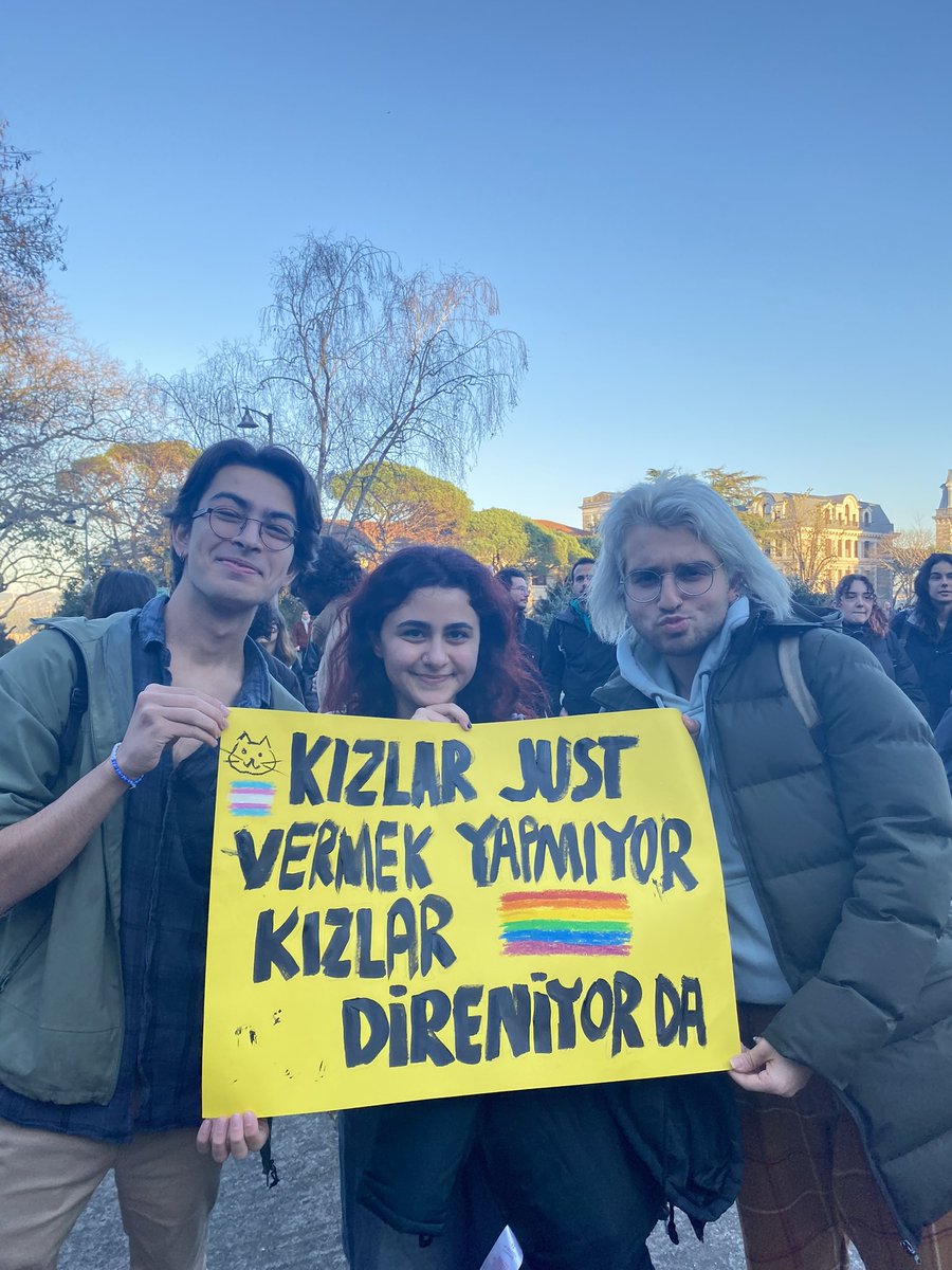 kedi gibiyiz 😌 <a href="/ALIZADEbigass/">ALIZADE</a>