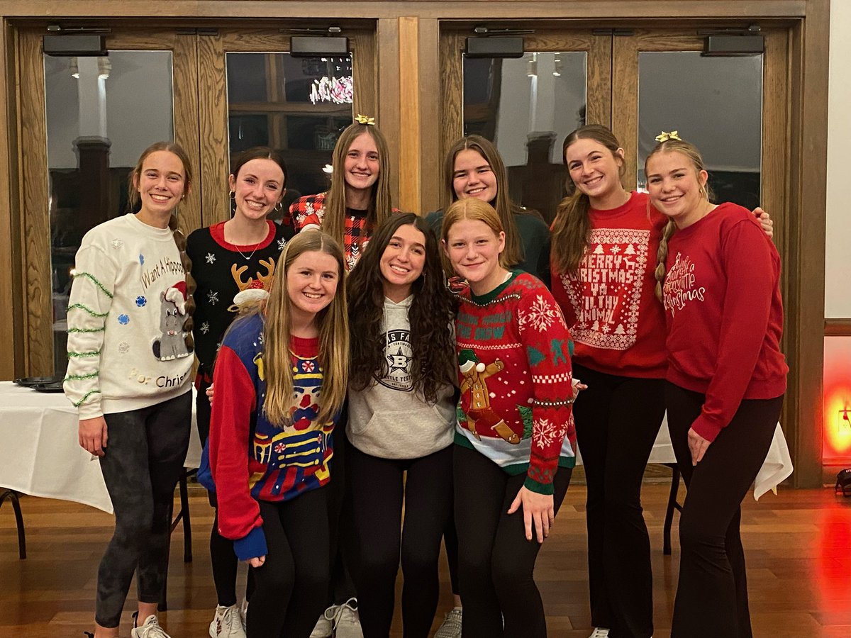 BombersLewellen's tweet photo. Merry Christmas from the 16u Bombers! #BomberNation https://t.co/OedeVf0xAv
