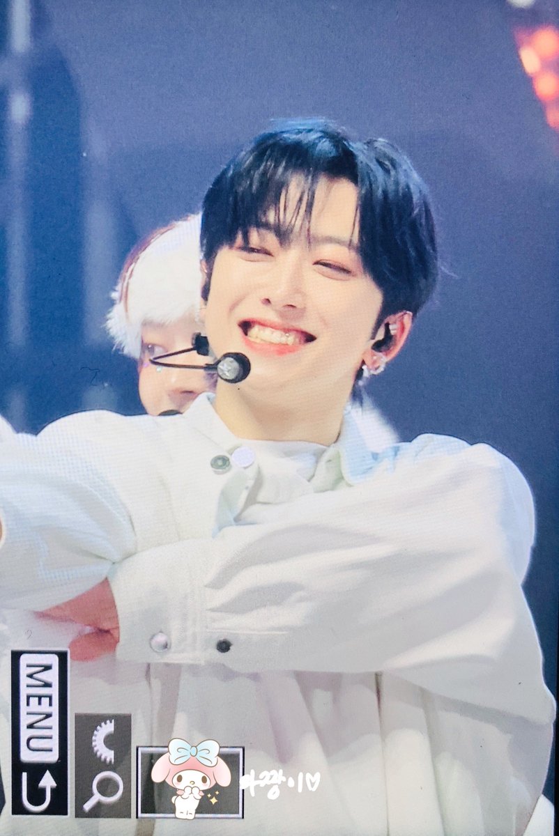 lfouvmea's tweet photo. 231225 가요대전 
너무귀여워,,,
#andteam #후마 #フウマ #FUMA https://t.co/9LRxv8z8T3