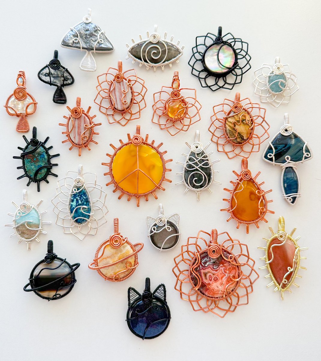 mildhippie's tweet photo. the crystals        🪐☄️🛸       the pendants

“out of this world” collection coming to my shop Friday Dec. 29th at 8pm eastern time <3 https://t.co/PE0RnU24Zs