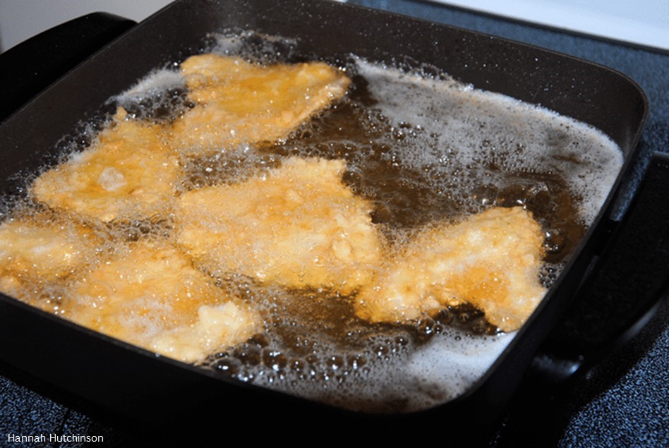 Katie O'Reilly (@drkatfish) on Twitter photo Like many of its relatives in the Centrarchidae family (bluegill, pumpkinseed, etc.), white crappie is considered a “panfish” - an umbrella term often used to describe edible freshwater fish species that don’t grow larger than the size of an average frying pan #25DaysofFishmas Like many of its relatives in the Centrarchidae family (bluegill, pumpkinseed, etc.), white crappie is considered a “panfish” - an umbrella term often used to describe edible freshwater fish species that don’t grow larger than the size of an average frying pan #25DaysofFishmas