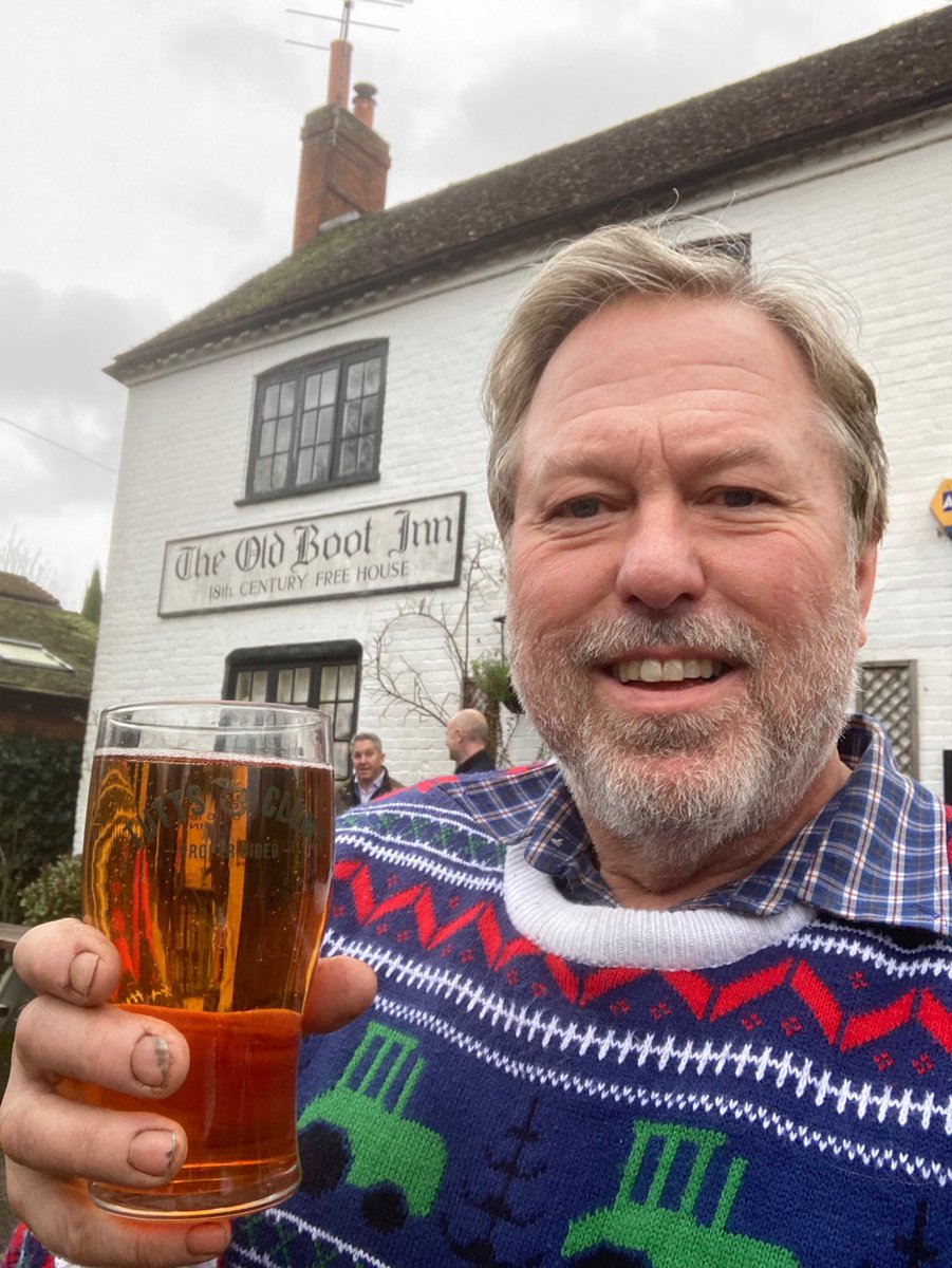 tuttsclumpcider's tweet photo. #tuttsclumpcider quality control at #TheOldBootInn π #christmasday2023 https://t.co/wqJsV99ihY