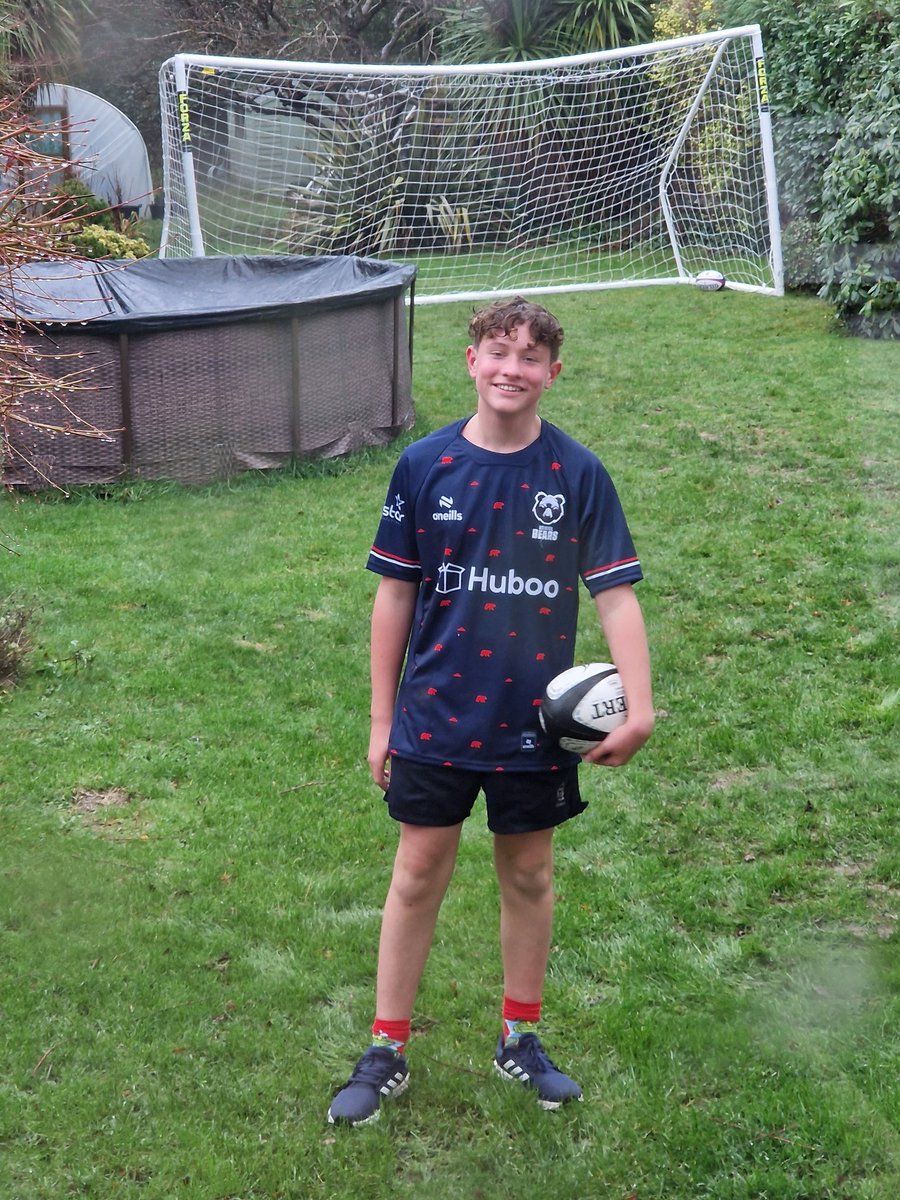 michael_cevans's tweet photo. @BristolBears , perfect Christmas Day for this teenager - new Bears top and new ball,  practising drop kicks in the rain 🏉  🐻 @blackstarsols @EnglandRugby https://t.co/yEkcidho4h