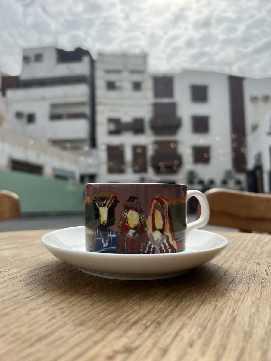 SpecializedCup's tweet photo. متابعينا الكرام نقدم لكم مجموعة جديدة من أكوابنا المختصة والمرتبطة بالفن والحكايات كوب "حاضر الماضي""
للفنانة هوازن الصافي 
لمزيد من التفاصيل زوروا موقعنا الإلكتروني في البايو
@AlsafiHawazen https://t.co/ZTosImD0x2