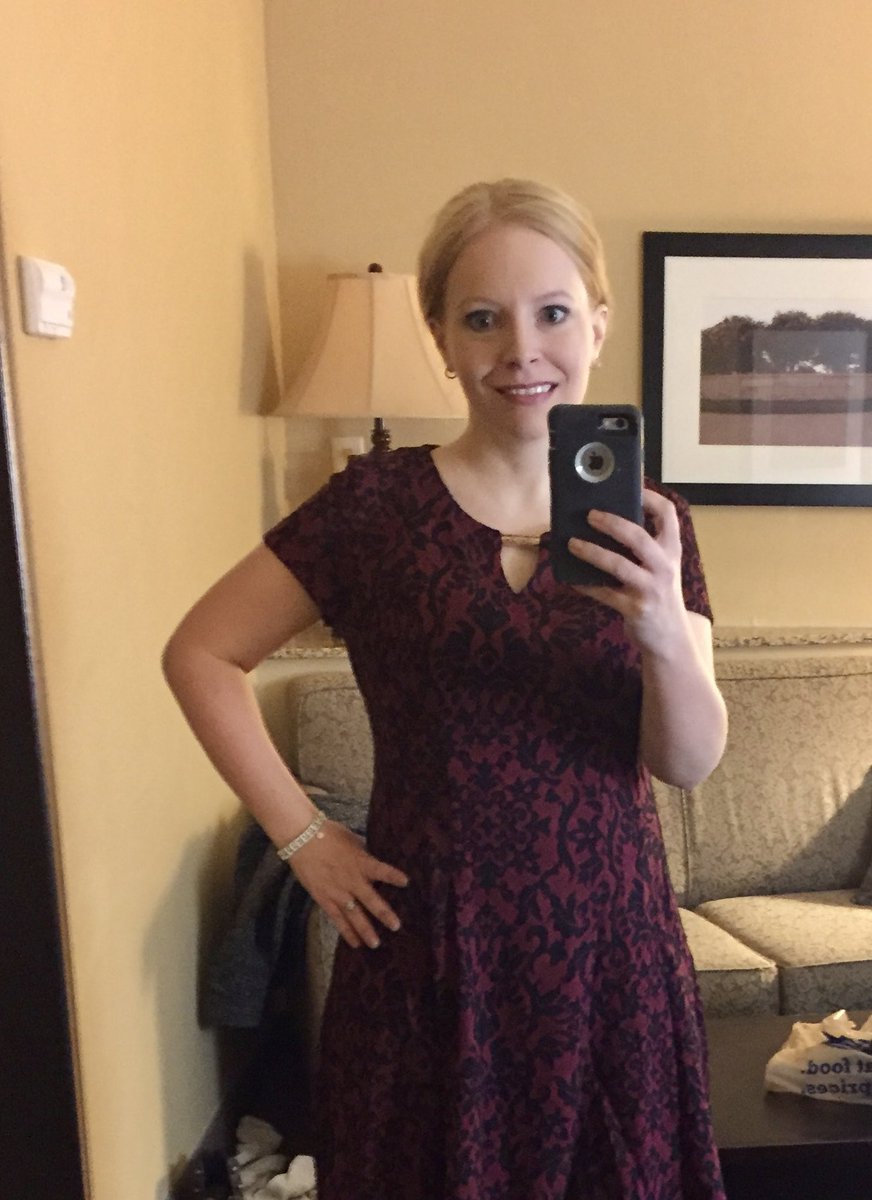 LauraEsfeller's tweet photo. Christmas 2016: I’d just had my 1st great results on #PAPMET but still scared it’d be my last. I was skinny bc I couldn’t keep anything down, hair & brows had gone white, had blisters on my feet & tongue & was tired as hell on Cabo 60. Merry Xmas 2023, y’all. Miracles happen 🧡🎄 https://t.co/1GsxVxJuEN