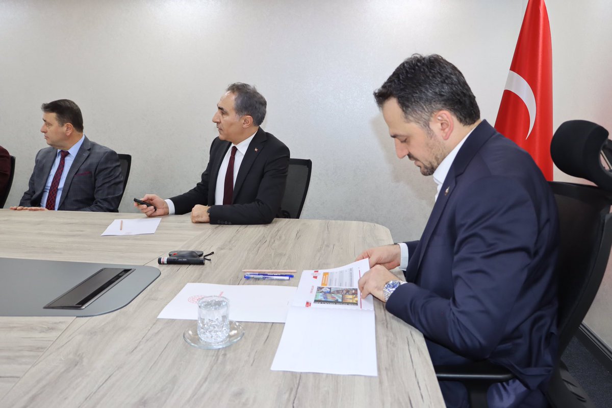 Gençlik ve Spor Bakanlığı Bakan Yardımcımız Sayın Dr. Enes Eminoğlu, İl Müdürlüğümüzü ziyaret ederek; gerçekleştirdiğimiz çalışmalar, projeler ve Bakanlığımızın ilimizdeki yatırımları hakkında bfiring aldı.

📍Gençlik ve Spor İl Müdürlüğü