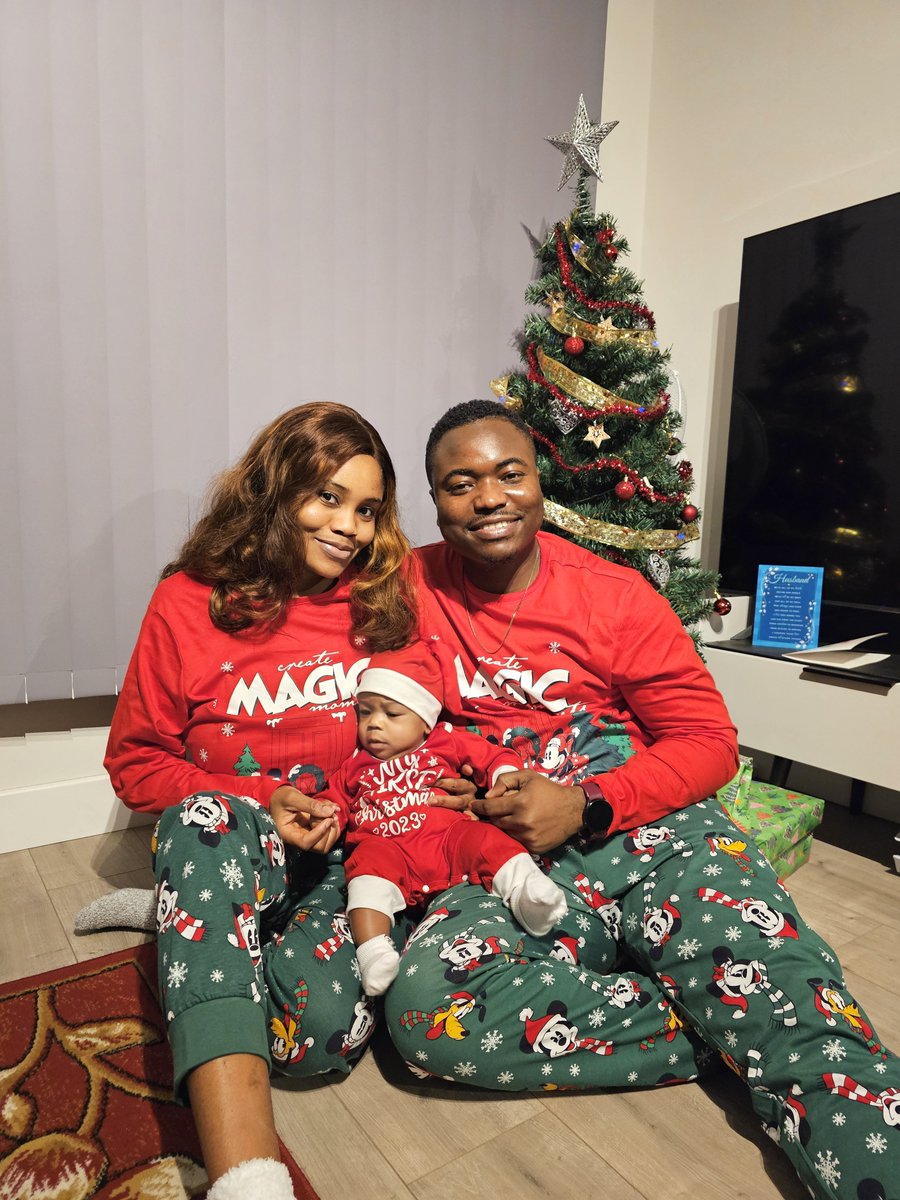 LuyiDee's tweet photo. Merry Adenola's First Christmas 🥰❤️😍🥳🎄 https://t.co/qAX0ztn8Nz