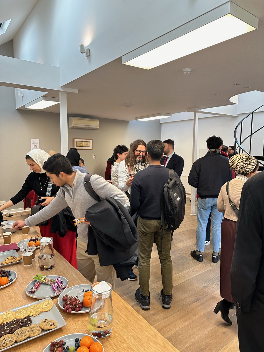 CMC_Cambridge's tweet photo. A fantastic turnout for our 25th #ParadigmsofLeadership lecture with Shaykh Abdal Hakim Murad at #CambridgeMuslimCollege.
Unable to make the event? Watch the lecture in full on our YouTube Channel.
▶️ https://t.co/sh4TXO9Led https://t.co/gv4OXpCbYM