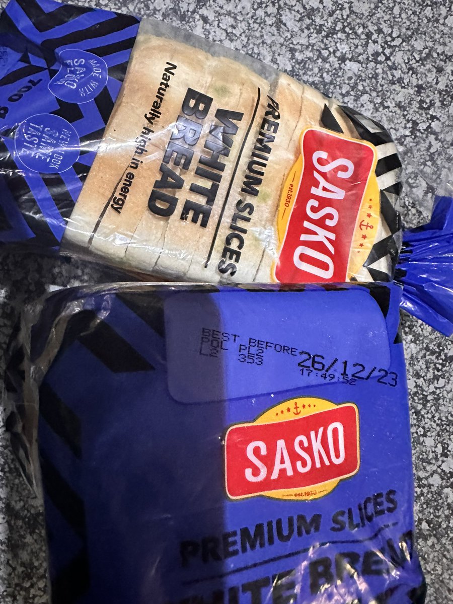 TodaniJoe's tweet photo. @SaskoSA i am not happy at all , bothe loaves has got BB of 26 and 27 respectively , but is very spoilt , i bought this at Shoprite Thohoyandou on Saturday https://t.co/YLWx20eqNm
