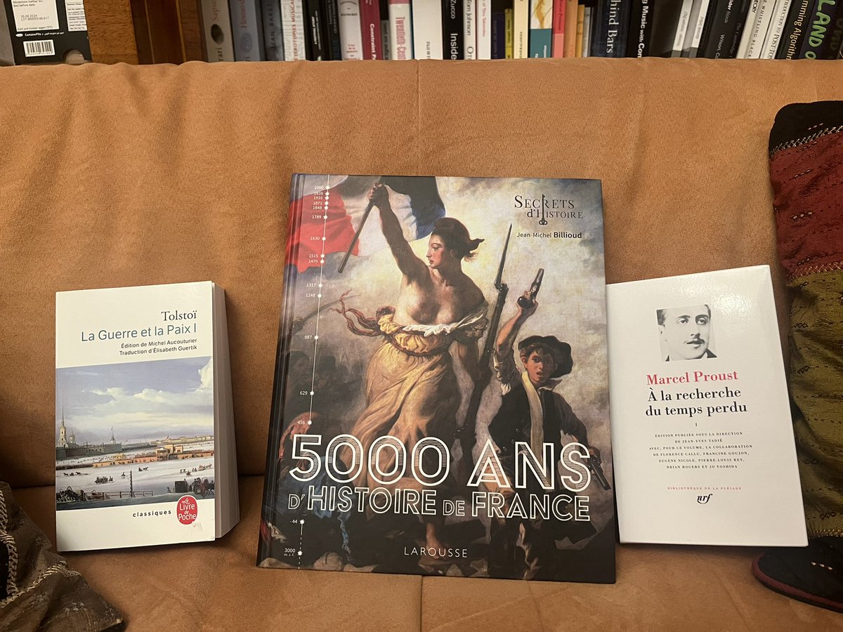 La librairie Les Deux Cités vous souhaite un Joyeux Noël ! 🎄 
Alors, quels livres avez-vous eu sous le sapin ?