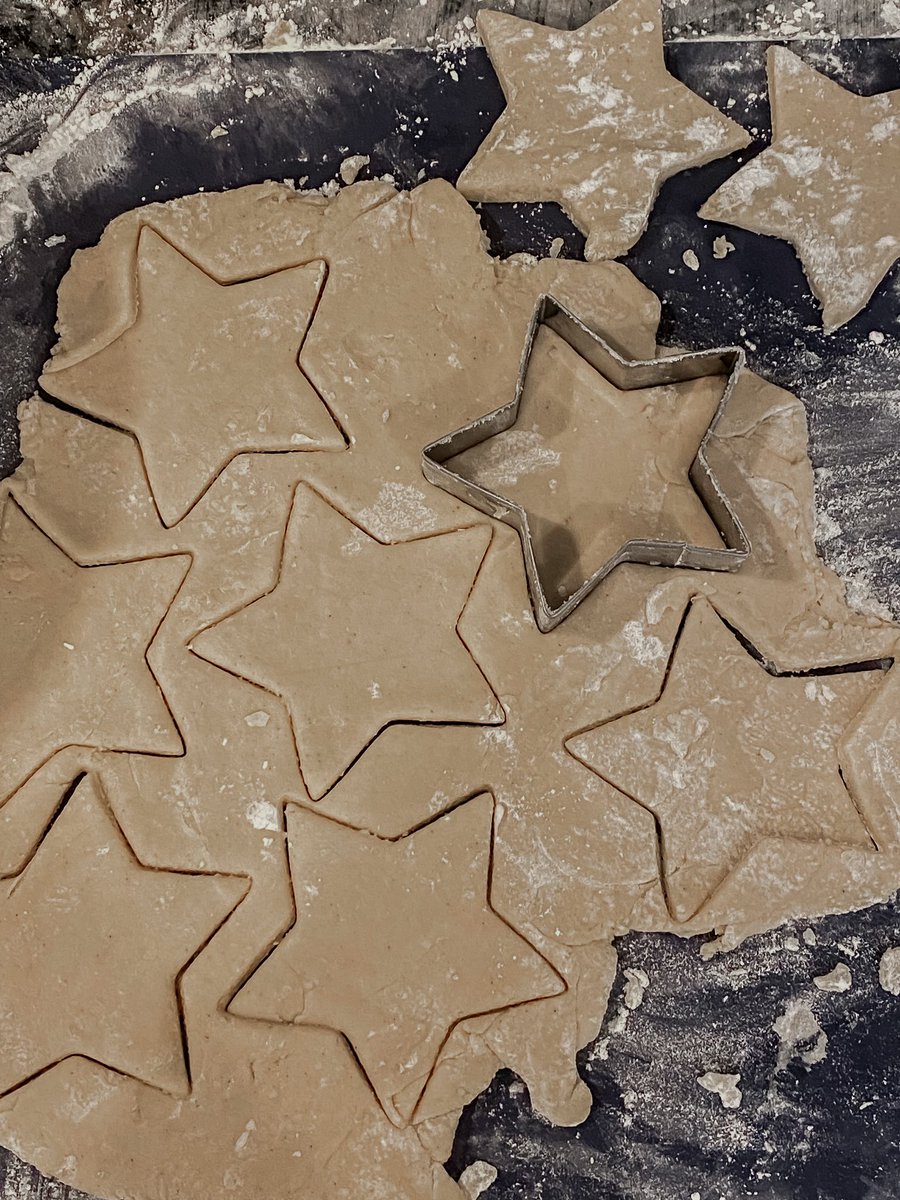 M S. V A L E N T I N E tweet media