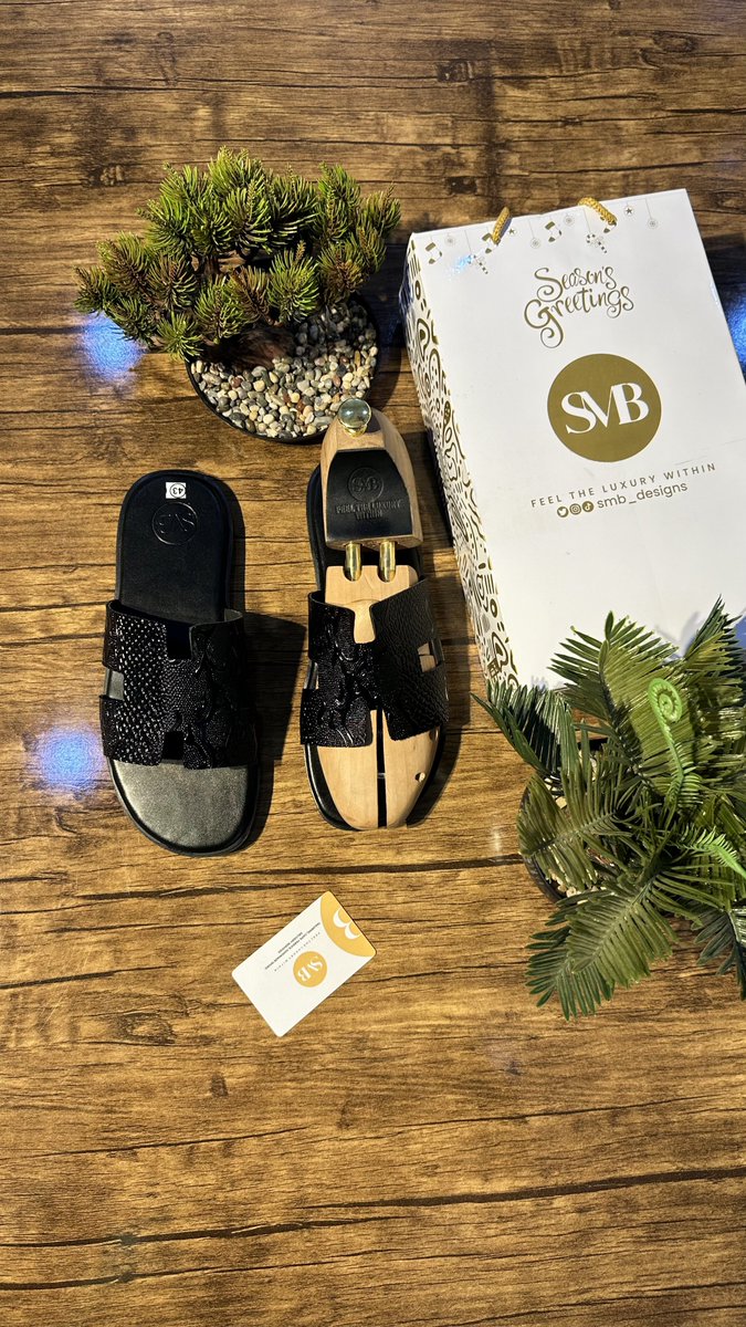 smb_designs's tweet photo. SMB, Feel The Luxury in Every Step 🇳🇬

Price: N8,000 
Hit Dm to Order || Nationwide Delivery📦

Kissing Asake iPhone 11 Northern Nigeria Yemi Alade Mr Macaroni David Hundeyin Falz Tony Elumelu Laptop https://t.co/5vFE0UsWVP
