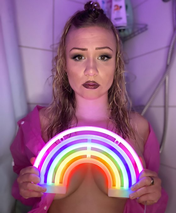 Guilty Being Gay 🌈💖 #queergirl https://t.co/qT01ZdBk9H<a href="/tag/queergirl"class="tags">#queergirl</a>