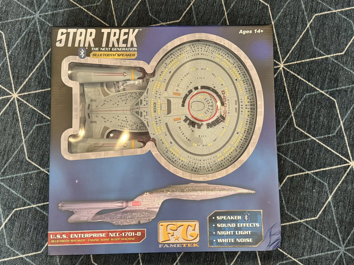 hwoodminotaur's tweet photo. Check out all the @StarTrek gifts Santa brought me for #Trekmas!! ๐๐ฝ https://t.co/No02rHfvGK