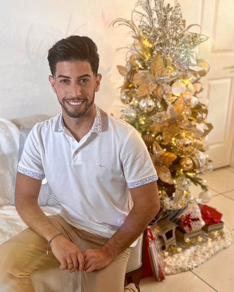 KidannyPR's tweet photo. 🌟¡Feliz Navidad para todos!🎄

Que Jesús ilumine sus hogares y los llene de amor, paz y bendiciones.✨

Mister Earth Puerto Rico, Kidanny Flores Guzmán

#Navidad #Christmas #MistersOfPuertoRico #MrEarthPR #ProyectoOasis #MrEarthInt  #MistersOfPR  #PuertoRico @mistersofpr https://t.co/Nh0zQ9NjRe